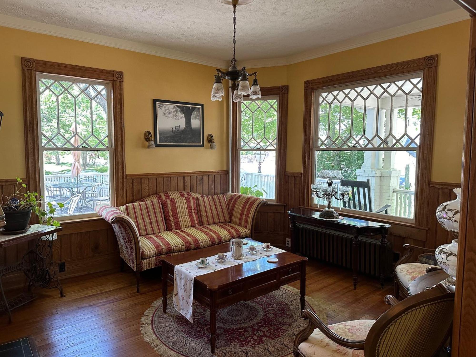 The Charleston Inn Hendersonville Nc المظهر الخارجي الصورة