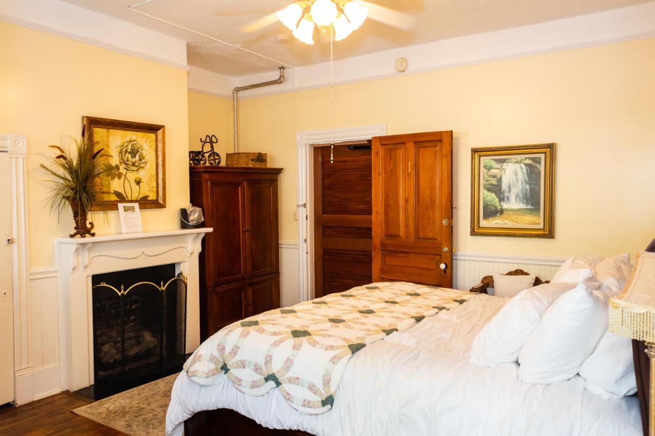 The Charleston Inn Hendersonville Nc المظهر الخارجي الصورة